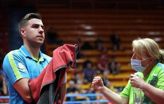 水平低于锋 水平低于锋