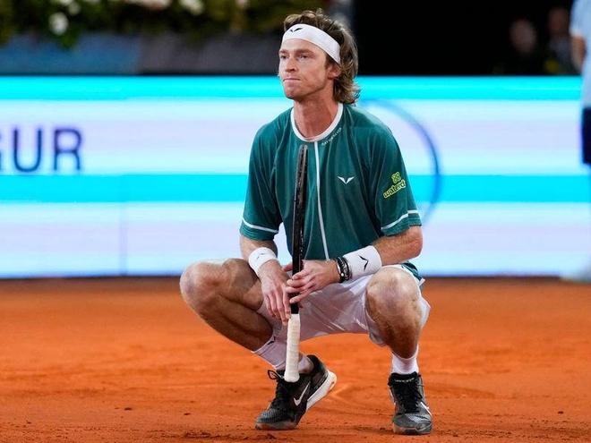 到球员耳中 到球员耳中