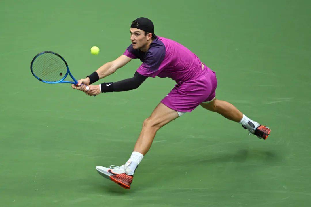 在接受采访 在接受采访